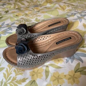 Good Choice Floral Silver Wedges